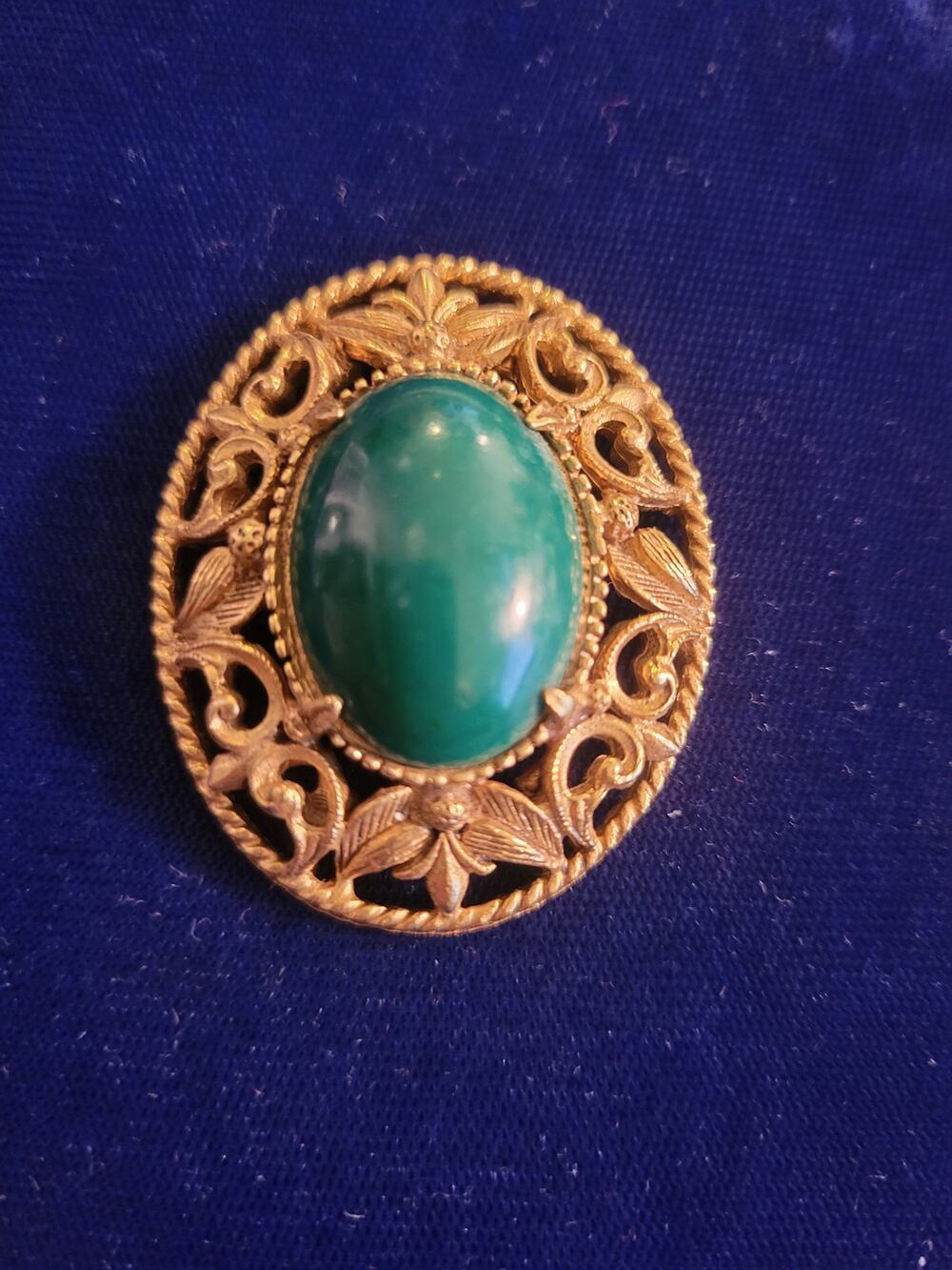 SIGNED FLORENZA ORNATE BROOCH DK GREEN STONE w/ magnetic pin back